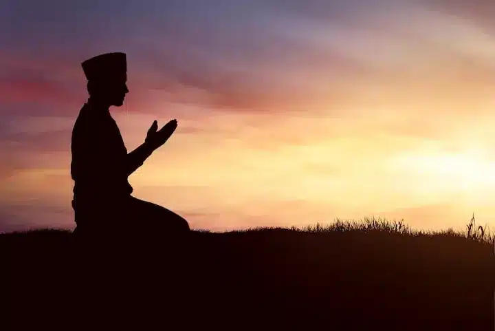 مواقف من الإيذاء