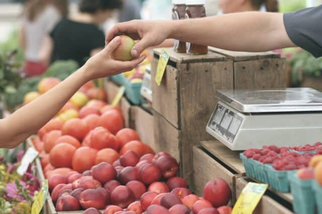 الاحتكار في البيع